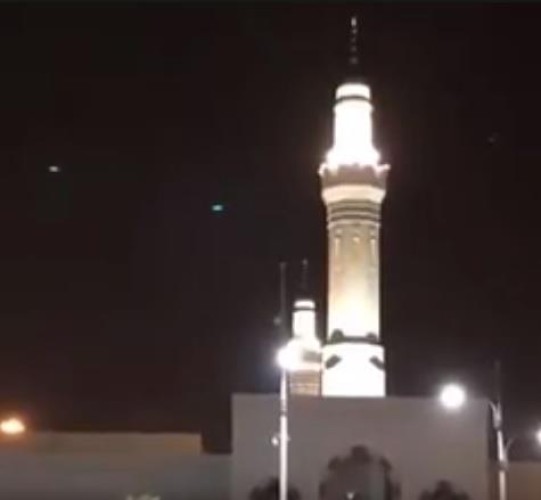 بالفيديو: مؤذنون المساجد في المملكة .. “صلوا في بيوتكم”