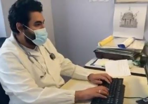 نموذج ناجح .. بالفيديو: مبتعث يتخصص في تأهيل المصابين بكورونا في إيطاليا نموذج ناجح .. بالفيديو: مبتعث يتخصص في تأهيل المصابين بكورونا في إيطاليا