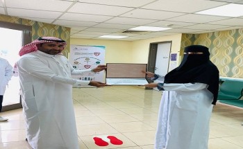 مدير القطاع الصحي الجنوبي يكرم صحي الخارش