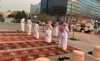 فرع رئاسة الأمر بالمعروف يوفر المصلى المتنقل في الأماكن العامة بمدينة الرياض فرع رئاسة الأمر بالمعروف يوفر المصلى المتنقل في الأماكن العامة بمدينة الرياض