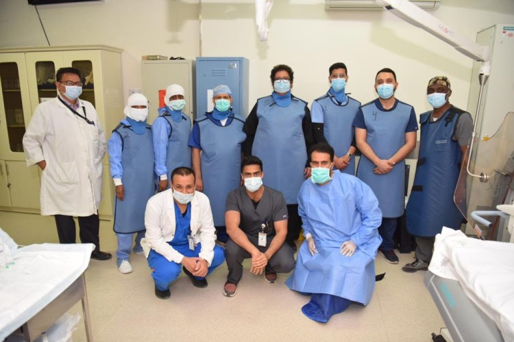 نجاح إزالة دعامة ملتصقة بالمرارة في وحدة المناظير بمستشفى الملك سلمان