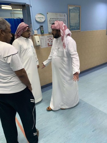 محافظ الدرب يقوم بجولة مفاجئة للمستشفى العام بالمحافظة