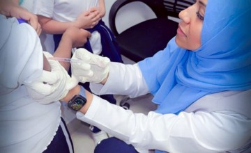 للوقاية من الأمراض المعدية.. “تجمع مكة المكرمة الصحي” يطلق الحملة الوطنية للتطعيم ضد الحصبة للطلاب والطالبات للوقاية من الأمراض المعدية.. “تجمع مكة المكرمة الصحي” يطلق الحملة الوطنية للتطعيم ضد الحصبة للطلاب والطالبات