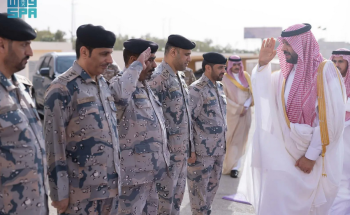 أمير الحدود الشمالية يعايد منسوبي حرس الحدود ويشيد بجهودهم في حماية الوطن أمير الحدود الشمالية يعايد منسوبي حرس الحدود ويشيد بجهودهم في حماية الوطن