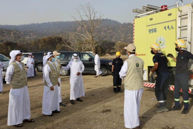 المهندس المشيطي يتفقد أعمال السيطرة على حرائق متنزهات “عسير” ويرأس غرفة عمليات لإعادة الغطاء النباتي