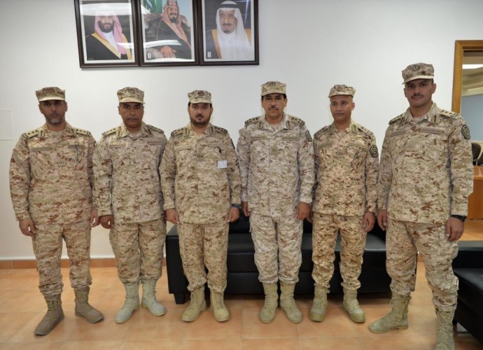 العميد الفالح يقلد الضباط المترقين رتبهم الجديدة