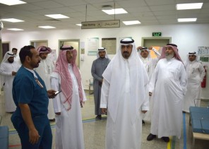محافظ بـيـش يتفقد مركز الخلاوية والنجوع والقرى التابعة له