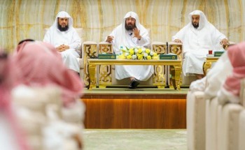 الدكتور عبدالرحمن السديس: الحرمين الشريفين منبع النور والهدايات ونشر قيم التسامح والوسطية في العالم الدكتور عبدالرحمن السديس: الحرمين الشريفين منبع النور والهدايات ونشر قيم التسامح والوسطية في العالم