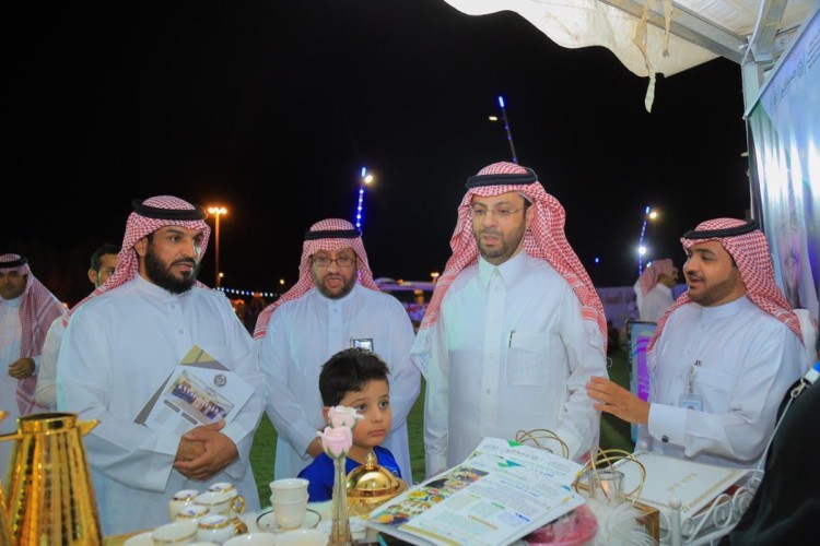 بالصور..جمعية كنوز تشارك بمهرجان العسل بالنبهانية:
