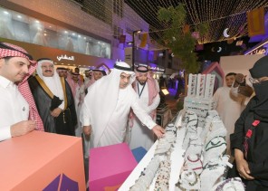 أمين الشرقية يفتتح مهرجان سوق الحُب بنسخته الثالثة بفعاليات تُراثية متعددة تستمر لمدة ١٥ يومًا . أمين الشرقية يفتتح مهرجان سوق الحُب بنسخته الثالثة بفعاليات تُراثية متعددة تستمر لمدة ١٥ يومًا .
