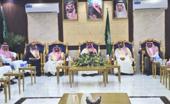 الأمير «عبدالعزيز» حفيد الملك سعود يزور شيخ شمل قبائل الشرفاء بـ«جازان» الأمير «عبدالعزيز» حفيد الملك سعود يزور شيخ شمل قبائل الشرفاء بـ«جازان»