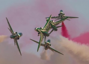 شاهد.. “الصقور السعودية” في عرض جوي في سماء المذنب