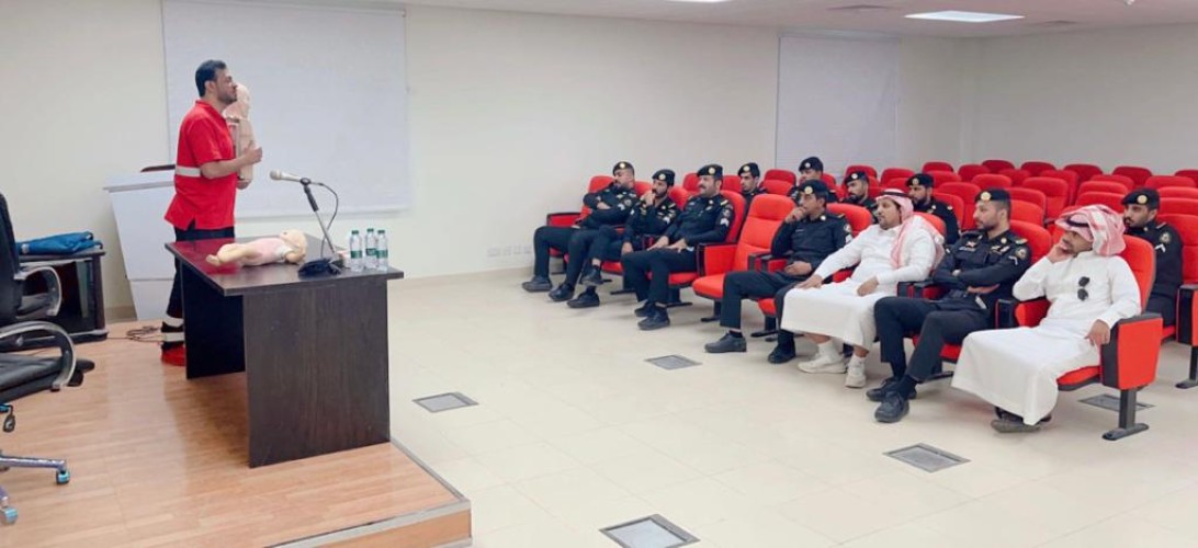هيئة الهلال الأحمر بالحدود الشمالية ينفذ برنامجاً تدريبيًا تحت شعار رجل الأمن المسعف بـ”عرعر”