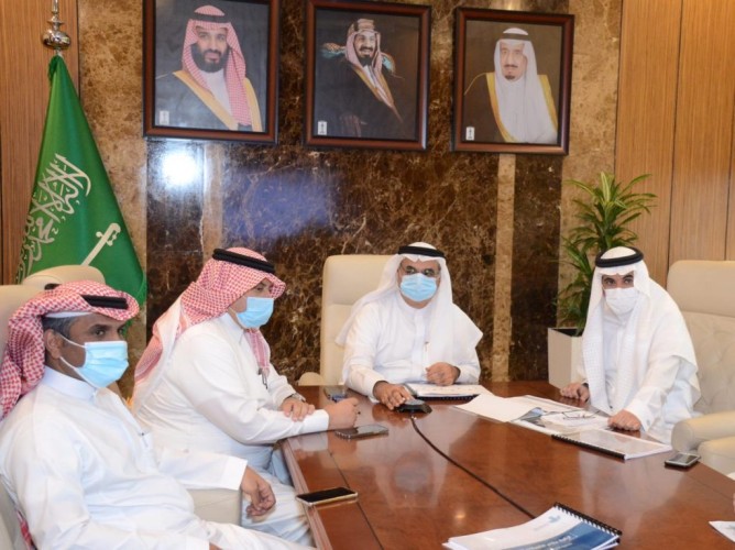 أمين الشرقية يناقش الاستراتيجيات والمبادرات والخطط البلدية المستجدة وبرنامج ركائز استدامة كفاءة الإنفاق