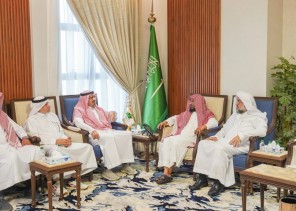 عضو هيئة كبار العلماء ومفوض الإفتاء بمنطقة عسير يزور ” بر أبها “
