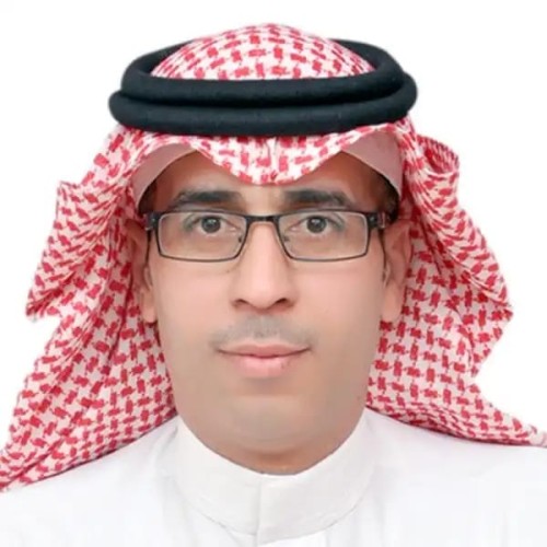 جامعة الملك فيصل تكرم أحمد العطافي لجهودة في برنامج .. جوالة