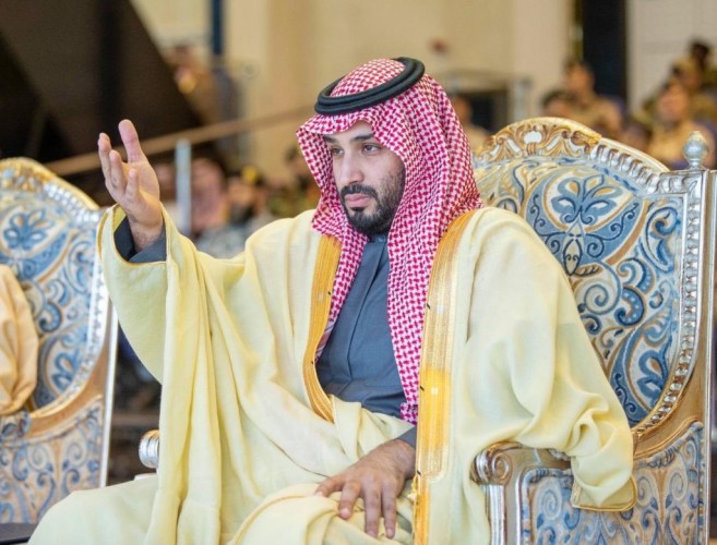 شاهد: ولي العهد يرعى حفل تخريج الدفعة 97 من طلبة كلية الملك فيصل الجوية