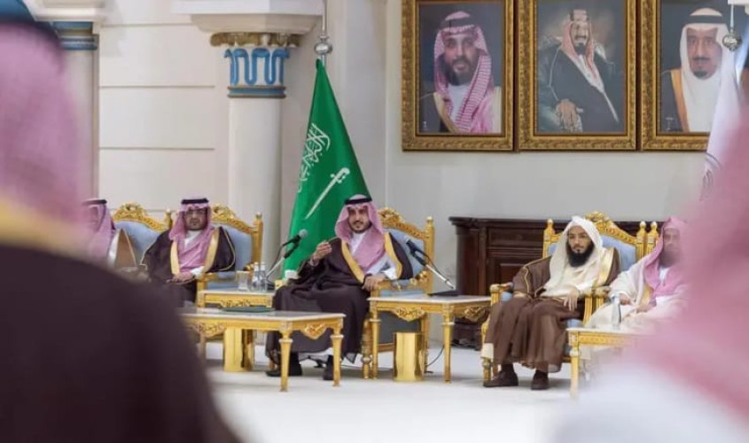 سمو أمير الجوف يستقبل المواطنين في جلسته الدورية ويستعرض فعاليات اليوم الوطني وأعمال جمعية الوداد الخيرية لرعاية الأيتام