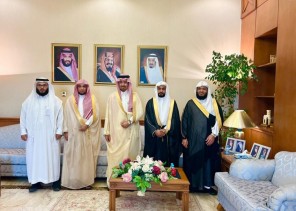 محافظ القطيف يلتقي مدير هيئة الشرقية محافظ القطيف يلتقي مدير هيئة الشرقية