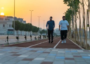 بلدية الخبر تفتتح ممشى حي الكورنيش بطول ألف متر تعزيزا لجودة الحياة