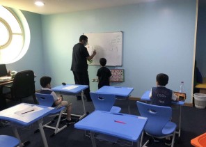 إطلاق أول مدرسة تطبّق منهج الدمج العكسي لذوي اضطراب التوحّد بالشرقية إطلاق أول مدرسة تطبّق منهج الدمج العكسي لذوي اضطراب التوحّد بالشرقية