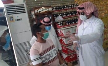 رئيس بلدية الحليفة يوجه بتعقيم وتنظيف للصرافات وأماكن التجمعات العامة لمنع تفشي فيروس كورونا