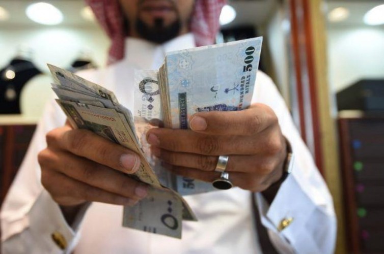 مواطن يُعيد 112 ألف ريال إلى رجل أعمال في حائل.. وتصرف غريب من صاحبها