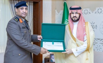 نائب أمير الشرقية يطلع على التقرير السنوي لمديرية الدفاع المدني بالمنطقة