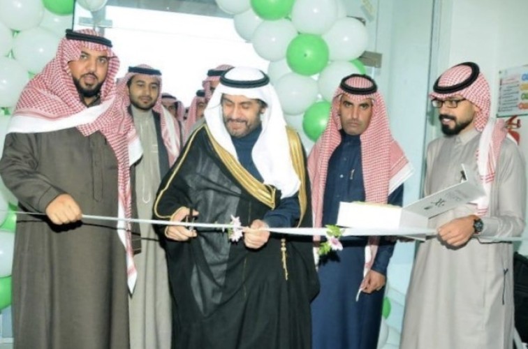محافظ القريات يفتتح عدد من المراكز الصحية ويتفقد المشاريع التي تنفذها صحة القريات