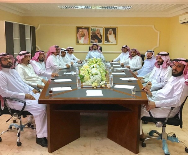 محافظ ضرية يعقد اجتماعاً مع لجنة الاهالي