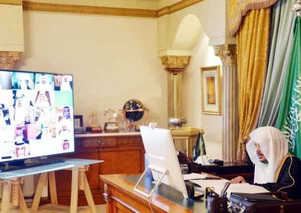 الشورى يناقش استثناء العسكريين المشاركين في الحرب من إيقاف الخدمات والمنع من السفر والحبس الشورى يناقش استثناء العسكريين المشاركين في الحرب من إيقاف الخدمات والمنع من السفر والحبس