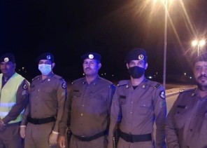 الدوريات الأمنية بمركز شرطة فيضة اثقب تواصل عملها لليوم الثالث لمنع التجول في قرية العرادية الدوريات الأمنية بمركز شرطة فيضة اثقب تواصل عملها لليوم الثالث لمنع التجول في قرية العرادية