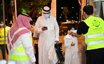 تطوعي أمانة الجوف يواصل التوعية بتدابير كورونا في 23 موقعا بالأسواق والمتنزهات تطوعي أمانة الجوف يواصل التوعية بتدابير كورونا في 23 موقعا بالأسواق والمتنزهات