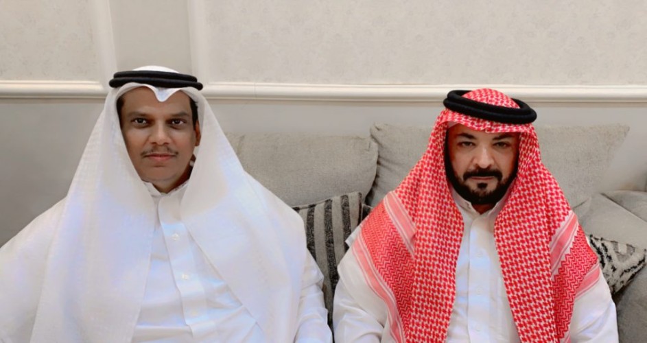الاعلامي بن مرشد ورجل الاعمال بن سعيد في زيارة العقيد خالد بن فلاح في ديوانه الخاص بمحافظة بقيق.