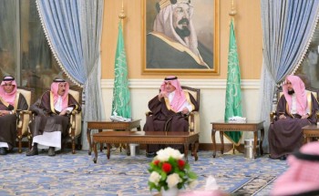 أمير تبوك يستقبل المواطنين في اللقاء الأسبوعي أمير تبوك يستقبل المواطنين في اللقاء الأسبوعي