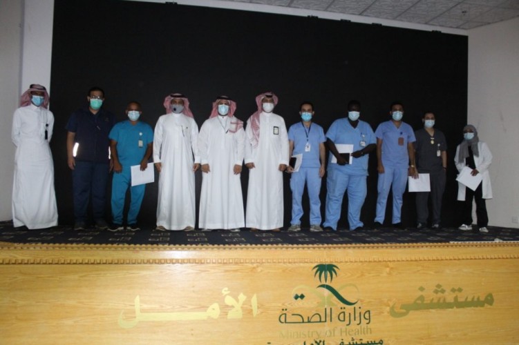 الرعاية الصيدلية بصحة جدة ومجمع إرادة يكرمون فرسان الصيدلية