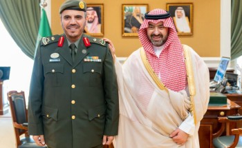 نائب أمير تبوك يستقبل مدير جوازات المنطقة ويقلده رتبته الجديدة نائب أمير تبوك يستقبل مدير جوازات المنطقة ويقلده رتبته الجديدة
