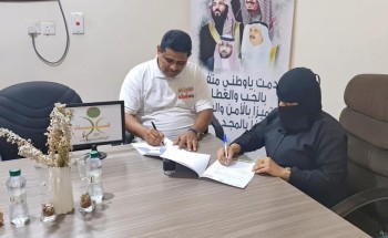 توقيع عقد شراكة مجتمعية بين فريق قناة الأنباء الأولى وجمعية المتقاعدين بجازان