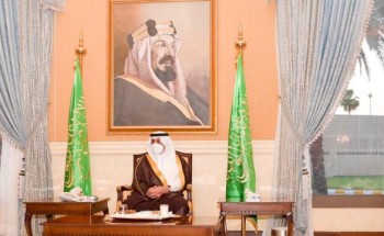 أمير تبوك يستقبل المواطنين في اللقاء الأسبوعي أمير تبوك يستقبل المواطنين في اللقاء الأسبوعي