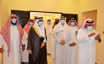 الشمراني يدشن مركز اللقاحات بلجنة تنمية أبو عريش