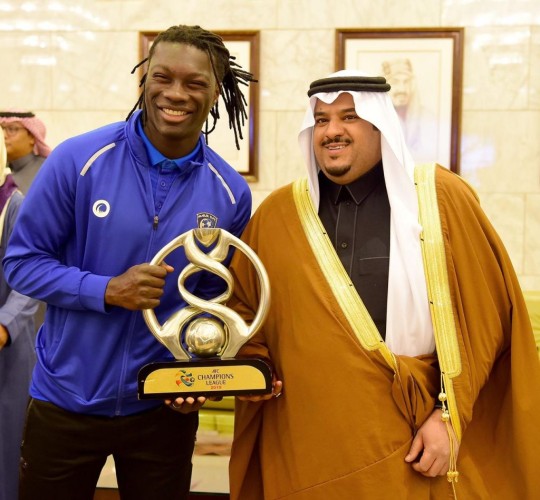 سمو نائب أمير الرياض يستقبل رئيس مجلس إدارة نادي الهلال ولاعبي الفريق الأول