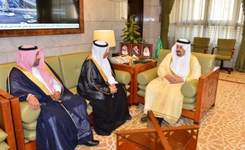*سمو أمير منطقة الرياض يستقبل مدير البريد السعودي بالمنطقة* *سمو أمير منطقة الرياض يستقبل مدير البريد السعودي بالمنطقة*