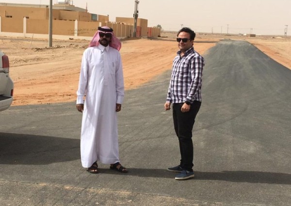 رئيس المجلس البلدي بتيماء يتفقد مشاريع سفلتة بقرية ابيط رئيس المجلس البلدي بتيماء يتفقد مشاريع سفلتة بقرية ابيط