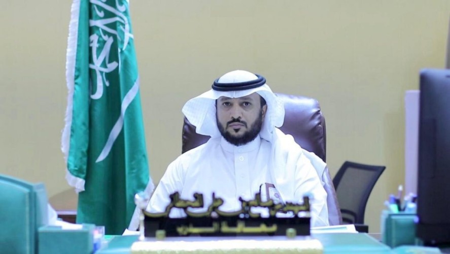 ترقية محافظ الدرب “القحطاني” للمرتبة الثانية عشرة