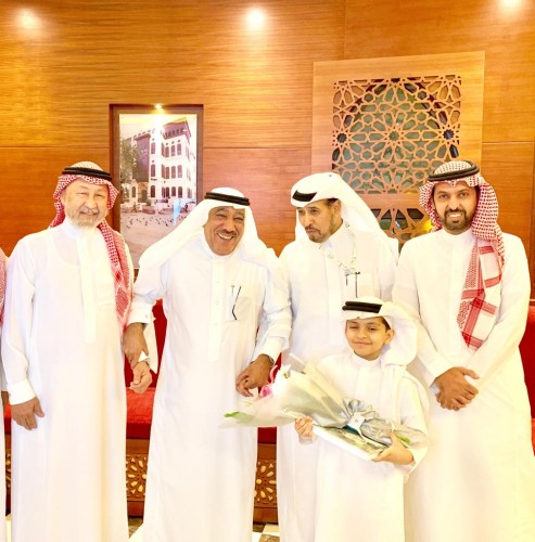 رئيس الجمعية العربية السعودية للثقافة والفنون يزور فرع جدة