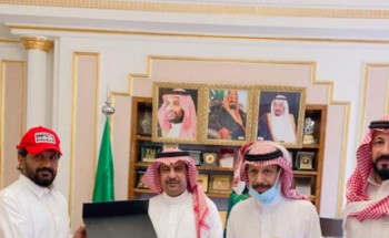 الناشط الرياضي ” الدعجاني ” يكرم ” الزايدي ” بمناسبة الترقية للمرتبة الثانية عشر الناشط الرياضي ” الدعجاني ” يكرم ” الزايدي ” بمناسبة الترقية للمرتبة الثانية عشر