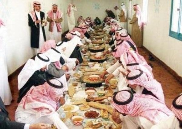 “أعزك وأحترمك.. بس لا تقطع لي”.. استشاري يحذر من عادة سيئة أثناء الأكل “أعزك وأحترمك.. بس لا تقطع لي”.. استشاري يحذر من عادة سيئة أثناء الأكل
