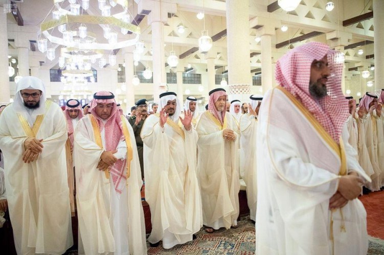 المصلون يؤدون صلاة عيد الأضحى المبارك في مختلف أنحاء المملكة
