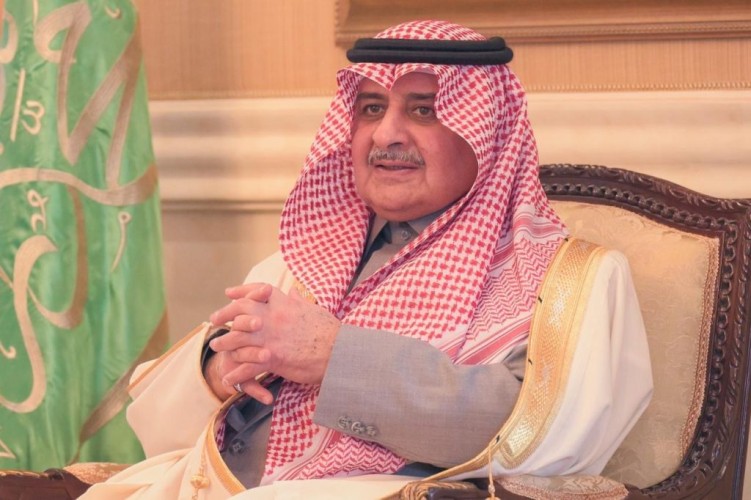أمير منطقة تبوك يستقبل المهنئين بعيد الفطر المبارك