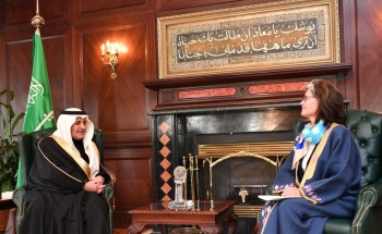أمير تبوك يستقبل سفيرة مملكة الدنمارك لدى المملكة